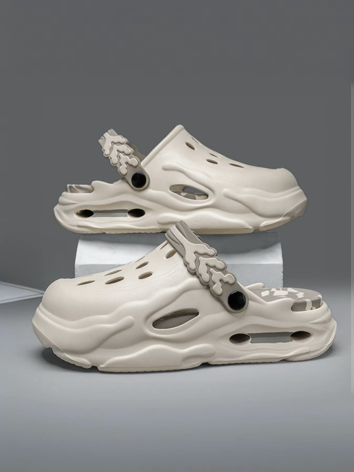 Men's colorblock hollow out design clogs