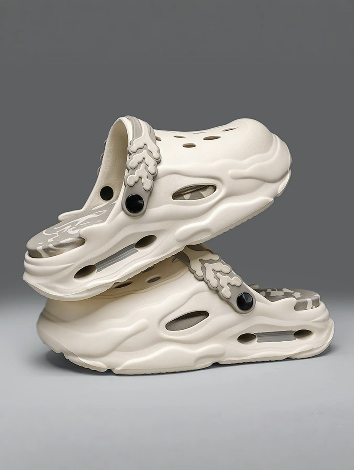 Men's colorblock hollow out design clogs